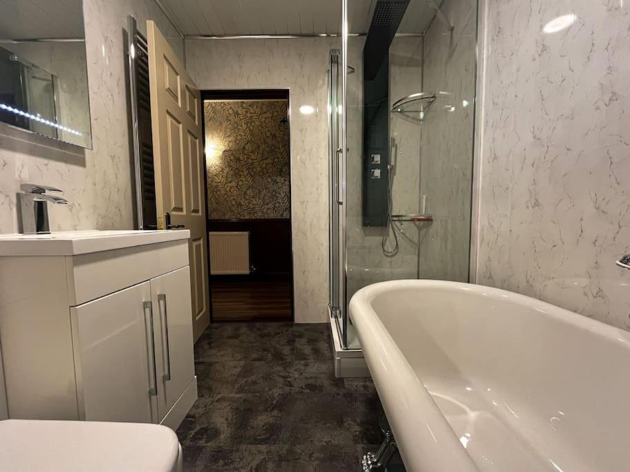 The Nook Crieff - Central 2-Bed With Garden :) Екстер'єр фото
