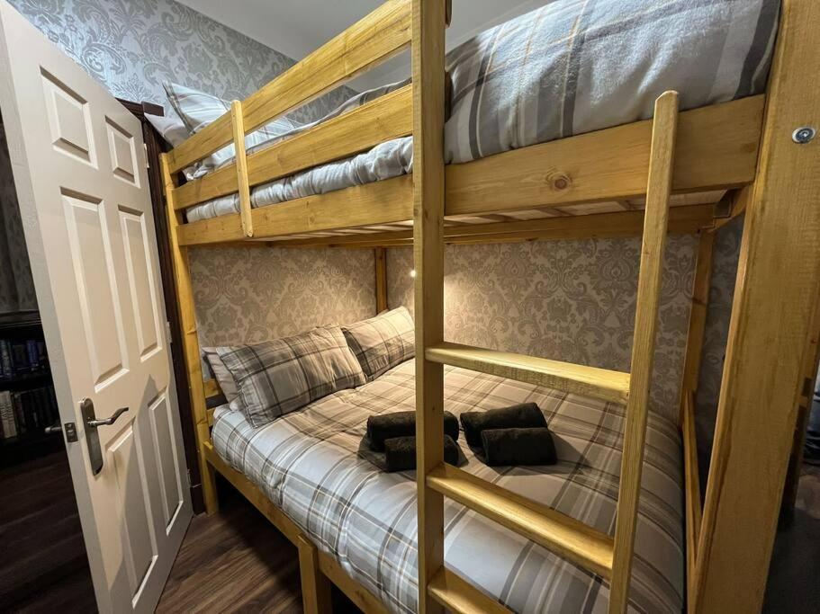 The Nook Crieff - Central 2-Bed With Garden :) Екстер'єр фото
